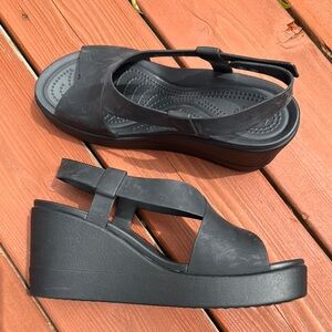 CROCS-Women's Black Platform Sandals